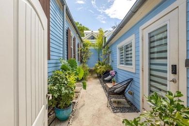 Courtyard in front of apartment