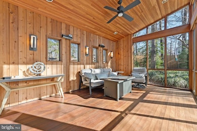 2119 Owls Cove Ln, Reston, VA 20191 - photo 5