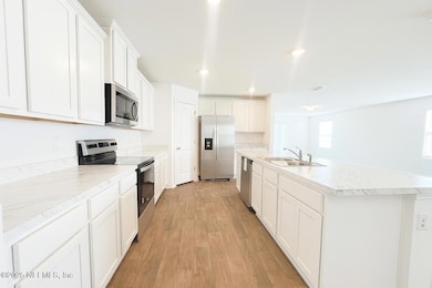 12613 Cucumber Tree St, Jacksonville, FL 32218 - photo 4