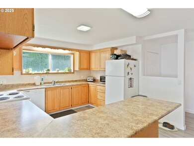 8975 S Pacific Hwy W, Monmouth, OR 97361 - photo 6