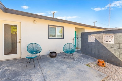 1531 Commanche Dr, Las Vegas, NV 89169 - photo 5