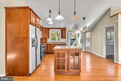 438 Lake Dr, Colonial Beach, VA 22443 - photo 4