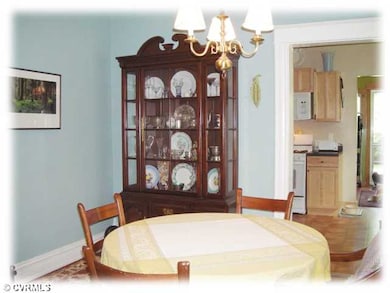 Dining Room - View of dining room which opens to k
