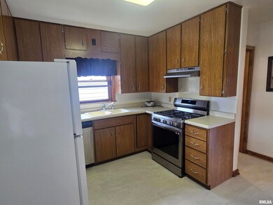2508 N Sturdevant St, Davenport, IA 52804 - photo 7