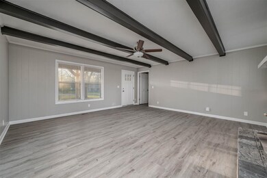 MORE NATURAL LIGHT! Roomy living room for family n