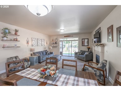 371 Lydia Ln, Lebanon, OR 97355 - photo 6