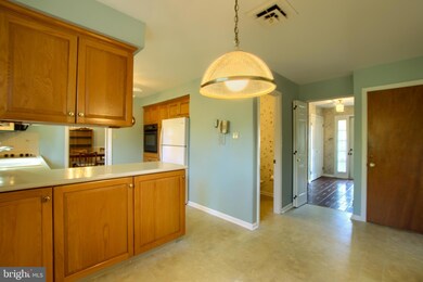 105 Waterford Cir, Wallingford, PA 19086 - photo 6