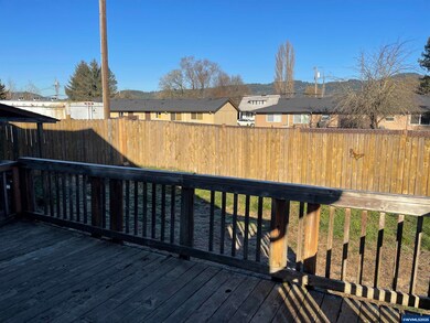 627 W Main St, Sheridan, OR 97378 - photo 6