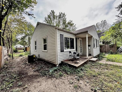 2510 SE Virginia Ave, Topeka, KS 66605 - photo 2