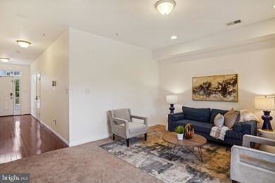 12741 Longford Glen Dr, Germantown, MD 20874 - photo 3