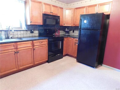 1019 Village Round unit D, Allentown, PA 18106 - photo 4