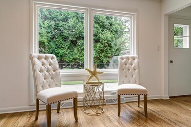 Lg Window w: Chairs