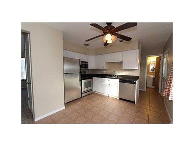 925 Valleyview Dr, Marion, IA 52302 - photo 2