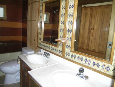 Main Bathroom 2