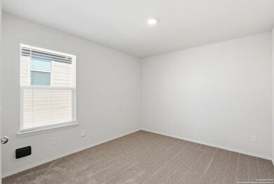 3906 Bay Leaf Loop, von Ormy, TX 78073 - photo 7