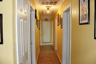 5918 Cottonwood St, Pearland, TX 77584 - photo 4