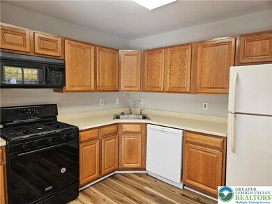 1876 Mansfield St, Hellertown, PA 18055 - photo 7