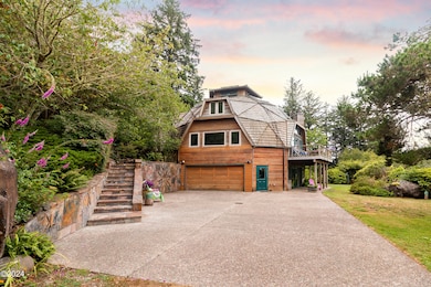 Exterior & Driveway of home
