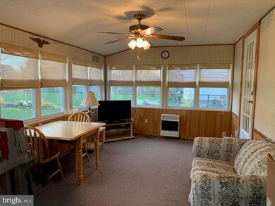 325 Nassau Ave, Paulsboro, NJ 08066 - photo 4