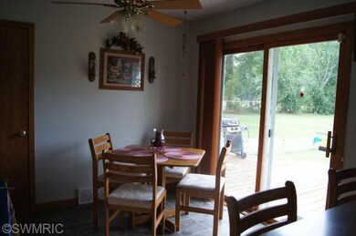 10666 12 Mile Rd, Ceresco, MI 49033 - photo 4