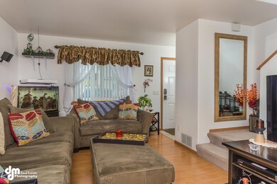 Living Room_Entry 7112-FULL