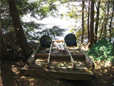 Waterfront/Dock/Pier. 17 feet of...