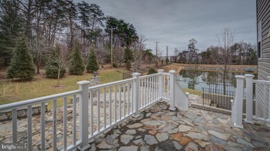 12843 Chandon Cross Rd, Woodbridge, VA 22193 - photo 4