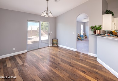 6 family room or formal dining