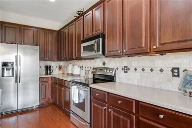 9717 Jasmine Brook Cir, Land O Lakes, FL 34638 - photo 5