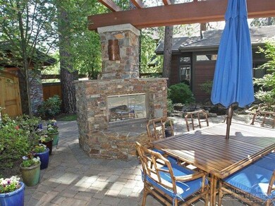 19388 Green Lakes Loop, Bend, OR 97702 - photo 4