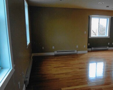 286 S Main St, Seabrook, NH 03874 - photo 4