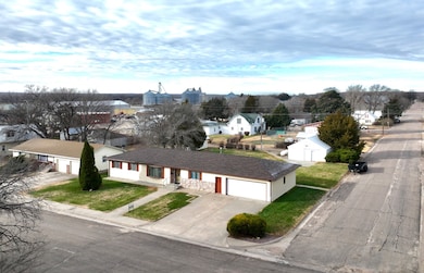 410 Bayard St, Stratton, NE 69043 - photo 2