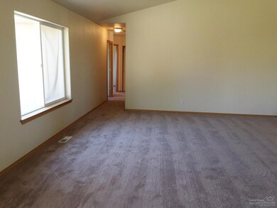 21352 Pelican Dr, Bend, OR 97701 - photo 4