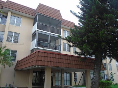 Manors of Inverrary unit 209, Lauderhill, FL 33319 - photo 2