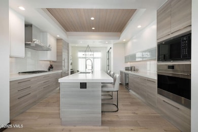 2504_basecamp_11C_interior_kitchen_a