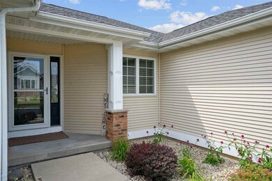 809 Charles Ct unit 13, Oregon, WI 53575 - photo 2