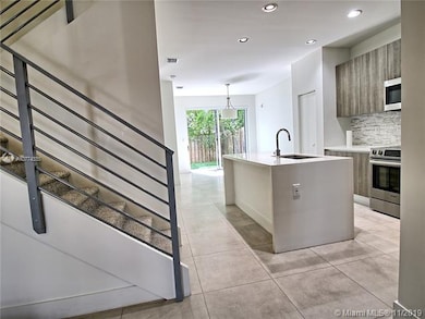 10262 NW 72nd Terrace, Doral, FL 33178 - photo 2