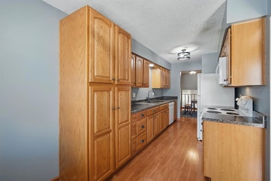 4552 50th St, Des Moines, IA 50310 - photo 4