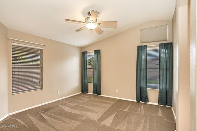 3217 E tonto-14