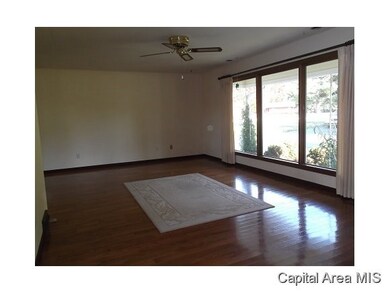 109 Leland Lake Dr, Jacksonville, IL 62650 - photo 5