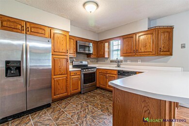 2018 Cravens Ln, Poplar Bluff, MO 63901 - photo 2