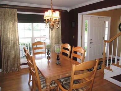 5215 N Royal Place, Peoria, IL 61615 - photo 4