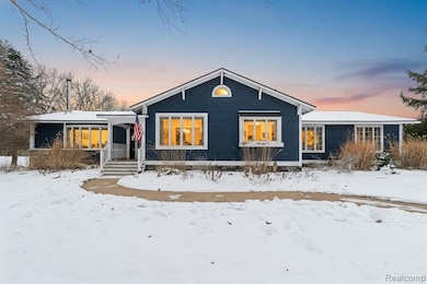 187 Darwin Rd, Pinckney, MI 48169 - photo 2