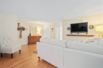 7 Austin Ct unit B, Saugus, MA 01906 - photo 2