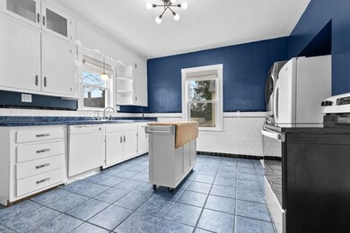 55 Pine St unit 1, Swampscott, MA 01907 - photo 7