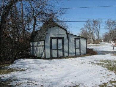 10526 E Edgewood Ave, Indianapolis, IN 46239 - photo 4