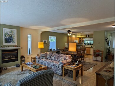 Living Room/Dining Room
