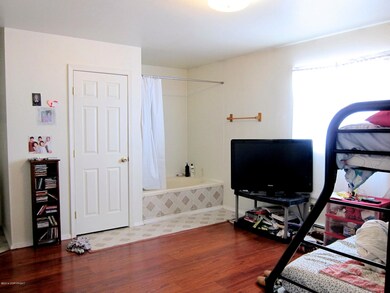 Master Bedroom/Bathroom Unit 4