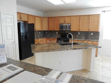 Kitchen. Open kitchen with Granite countertops and