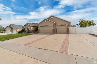 5233 W Autumn Creek Dr, Riverton, UT 84096 - photo 2